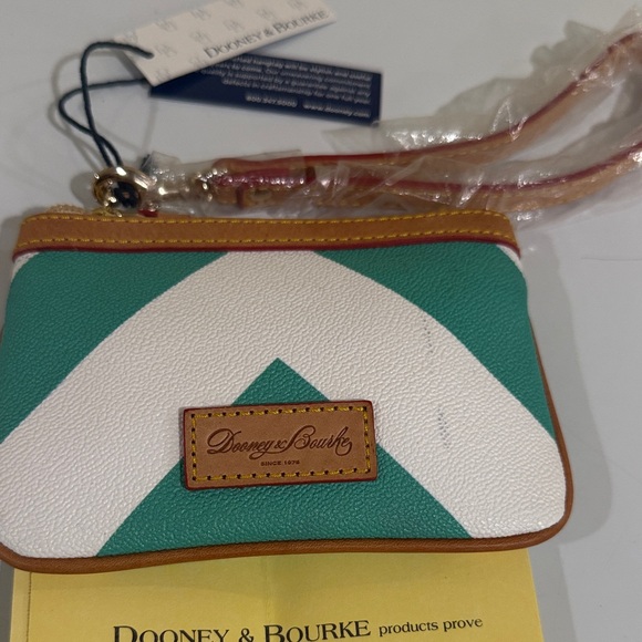 Dooney & Bourke Green and White Wristlet Dooney & Bourke pouch wallet - Picture 2 of 7